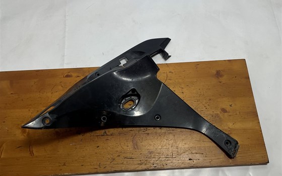 Honda CBR 600 ABS PC41 Innenverkleidung unten rechts Verkleidung - Bild 1 Honda CBR 600 ABS PC41 Innenverkleidung unten rechts Verkleidung - Bild 1