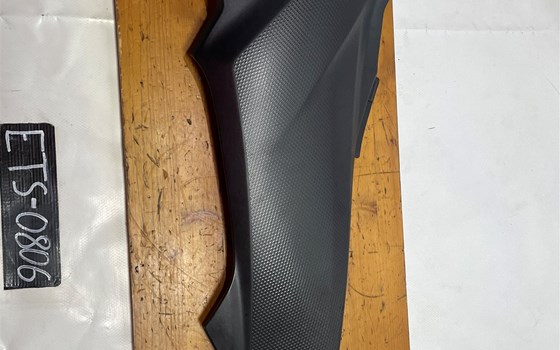 Honda CBR 600 ABS PC41 Tankverkleidung rechts Verkleidung - Bild 2 Honda CBR 600 ABS PC41 Tankverkleidung rechts Verkleidung - Bild 2