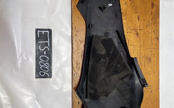 Honda CBR 600 ABS PC41 Tankverkleidung rechts Verkleidung - Bild 8 Honda CBR 600 ABS PC41 Tankverkleidung rechts Verkleidung - Bild 8