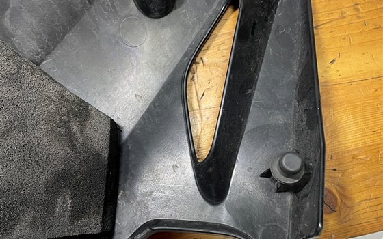 Honda CBR 600 ABS PC41 Tankverkleidung rechts Verkleidung - Bild 9 Honda CBR 600 ABS PC41 Tankverkleidung rechts Verkleidung - Bild 9