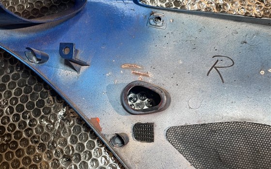 Yamaha YZF R1 RN12 Seitenverkleidung rechts Verkleidung vorne - Bild 7 Yamaha YZF R1 RN12 Seitenverkleidung rechts Verkleidung vorne - Bild 7