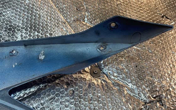 Yamaha YZF R1 RN12 Seitenverkleidung rechts Verkleidung vorne - Bild 8 Yamaha YZF R1 RN12 Seitenverkleidung rechts Verkleidung vorne - Bild 8