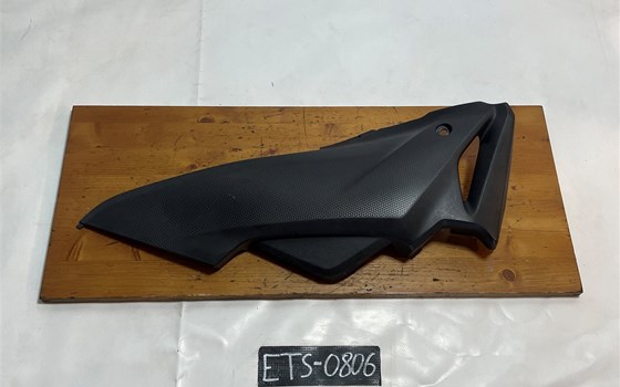 Honda CBR 600 ABS PC41 Tankverkleidung links Verkleidung - Bild 1 Honda CBR 600 ABS PC41 Tankverkleidung links Verkleidung - Bild 1