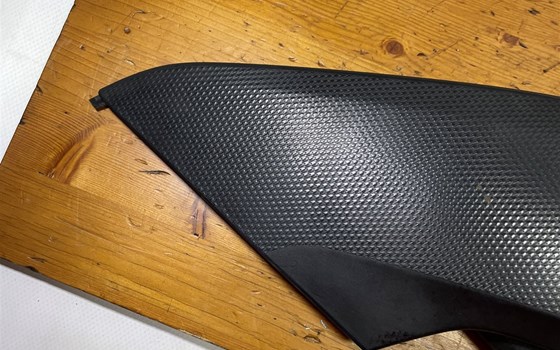 Honda CBR 600 ABS PC41 Tankverkleidung links Verkleidung - Bild 4 Honda CBR 600 ABS PC41 Tankverkleidung links Verkleidung - Bild 4