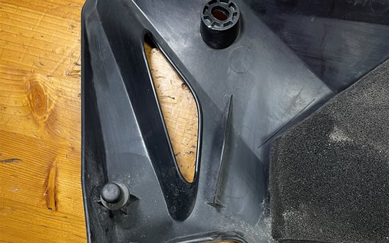 Honda CBR 600 ABS PC41 Tankverkleidung links Verkleidung - Bild 7 Honda CBR 600 ABS PC41 Tankverkleidung links Verkleidung - Bild 7