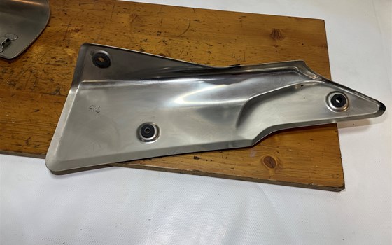 Honda CBR 600 ABS PC41 Auspuffblende Verkleidung Auspuff - Bild 8 Honda CBR 600 ABS PC41 Auspuffblende Verkleidung Auspuff - Bild 8