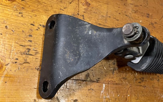 Yamaha XVS 650 Dragstar 4VR Fußraster vorne links - Bild 2