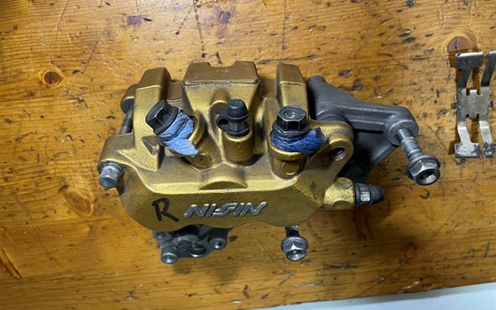 Honda CBR 600 ABS PC41 Bremssattel vorne rechts Bremszange - Bild 3