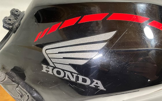 Honda CBR 600 ABS PC41 Tank - Bild 12 Honda CBR 600 ABS PC41 Tank - Bild 12