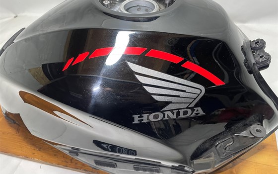 Honda CBR 600 ABS PC41 Tank - Bild 3 Honda CBR 600 ABS PC41 Tank - Bild 3