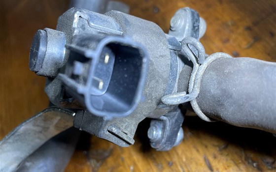 Honda CBR 600 ABS PC41 Sekundärluftventil Ventil - Bild 5 Honda CBR 600 ABS PC41 Sekundärluftventil Ventil - Bild 5