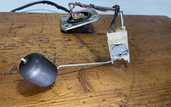 Honda CBR 600 ABS PC41 Tankschwimmer Tankgeber - Bild 7