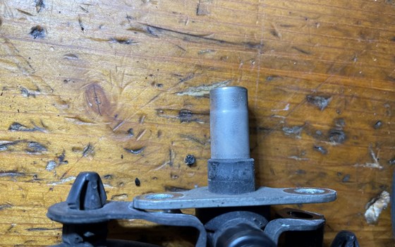 Honda CBR 600 ABS PC41 ABS Sensor hinten - Bild 5