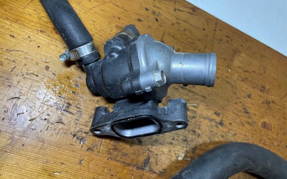 Honda CBR 600 ABS PC41 Thermostat - Bild 7