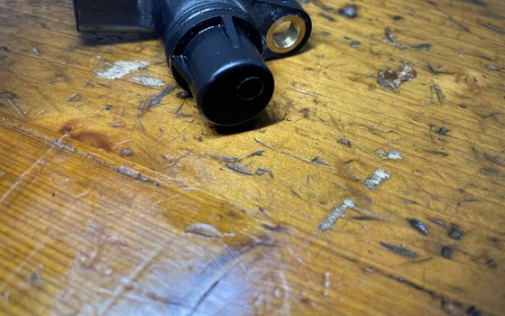 Honda CBR 600 ABS PC41 Drehzahlsensor Sensor Motor - Bild 5