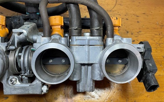 Honda CBR 600 ABS PC41 Einspritzanlage Dresselklappe Düse - Bild 3