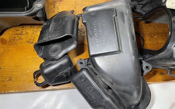 Honda CBR 600 ABS PC41 Luftfilterkasten - Bild 5