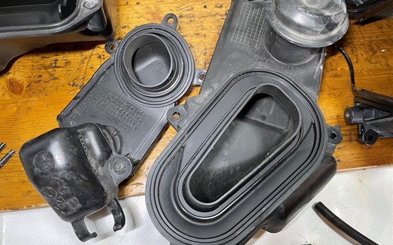 Honda CBR 600 ABS PC41 Luftfilterkasten - Bild 6