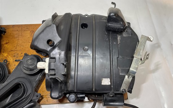 Honda CBR 600 ABS PC41 Luftfilterkasten - Bild 9