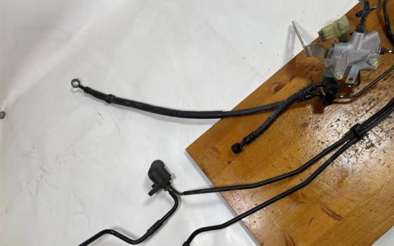 Honda CBR 600 ABS PC41 Bremsleitungen vorne hinten - Bild 3 Honda CBR 600 ABS PC41 Bremsleitungen vorne hinten - Bild 3