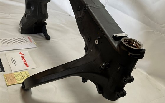 Honda CBR 600 ABS PC41 Rahmen Hauptrahmen Brief Papiere - Bild 3 Honda CBR 600 ABS PC41 Rahmen Hauptrahmen Brief Papiere - Bild 3