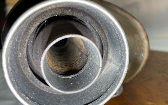 Honda XL 1000 Varadero SD02 Auspuff Endtopf links Abgasanlage - Bild 11 Honda XL 1000 Varadero SD02 Auspuff Endtopf links Abgasanlage - Bild 11