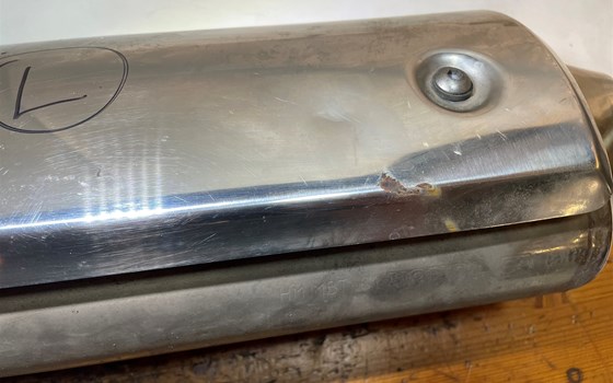 Honda XL 1000 Varadero SD02 Auspuff Endtopf links Abgasanlage - Bild 4 Honda XL 1000 Varadero SD02 Auspuff Endtopf links Abgasanlage - Bild 4