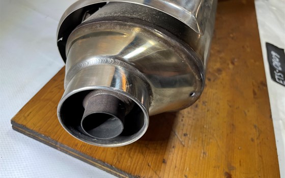 Honda XL 1000 Varadero SD02 Auspuff Endtopf rechts Abgasanlage - Bild 6 Honda XL 1000 Varadero SD02 Auspuff Endtopf rechts Abgasanlage - Bild 6