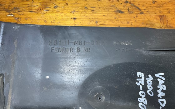 Honda XL 1000 Varadero SD02 Spritzschutz Kotflügel hinten - Bild 9