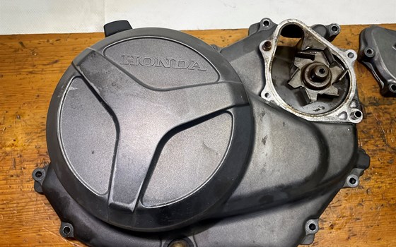 Honda XL 1000 Varadero Kupplungsdeckel Wasserpumpe Deckel - Bild 3