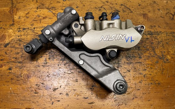 Honda XL 1000 Varadero SD02 Bremssattel vorne links Bremszange - Bild 2