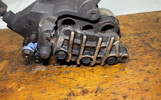 Honda XL 1000 Varadero SD02 Bremssattel vorne links Bremszange - Bild 5