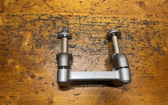 Honda XL 1000 Varadero SD02 Riser Lenkerhalterung - Bild 2