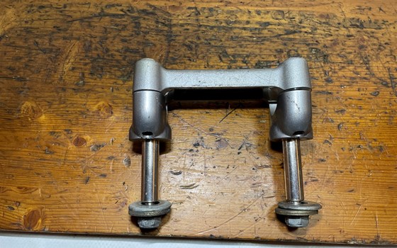 Honda XL 1000 Varadero SD02 Riser Lenkerhalterung - Bild 5