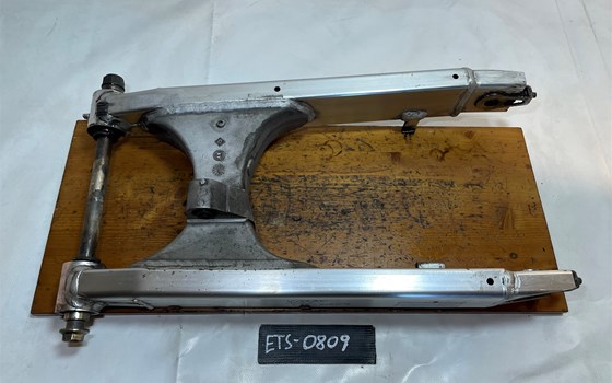 Honda XL 1000 Varadero SD02 Schwinge Schwingarm - Bild 1 Honda XL 1000 Varadero SD02 Schwinge Schwingarm - Bild 1