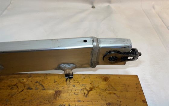 Honda XL 1000 Varadero SD02 Schwinge Schwingarm - Bild 4 Honda XL 1000 Varadero SD02 Schwinge Schwingarm - Bild 4