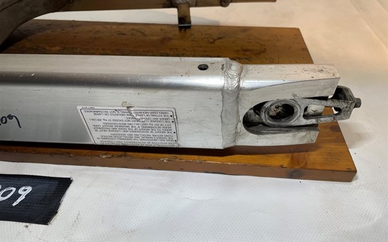 Honda XL 1000 Varadero SD02 Schwinge Schwingarm - Bild 5 Honda XL 1000 Varadero SD02 Schwinge Schwingarm - Bild 5