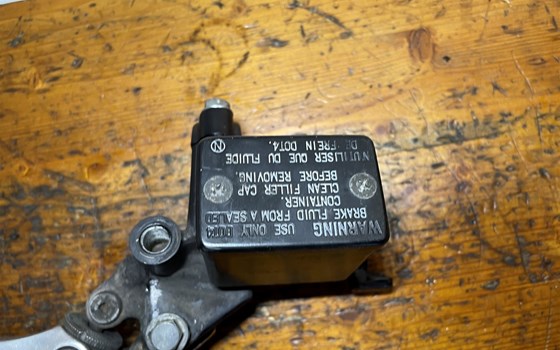 Honda XL 1000 Varadero SD02 Hauptbremszylinder Bremspumpe Hebel - Bild 3