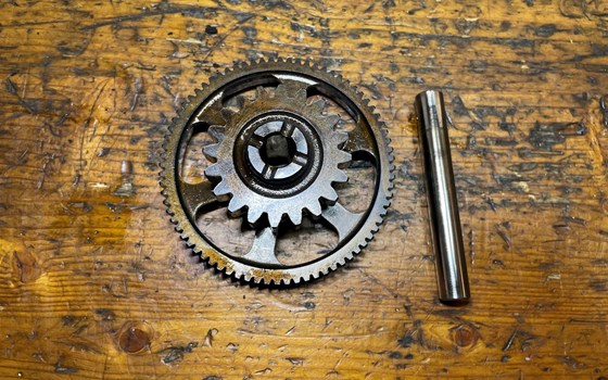 Honda XL 1000 Varadero SD02 Anlasserübersetzung Getriebe - Bild 2