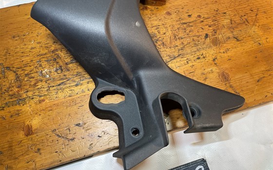 Kawasaki Versys 650 KLE LE650A Verkleidung vorne rechts Innen - Bild 3 Kawasaki Versys 650 KLE LE650A Verkleidung vorne rechts Innen - Bild 3