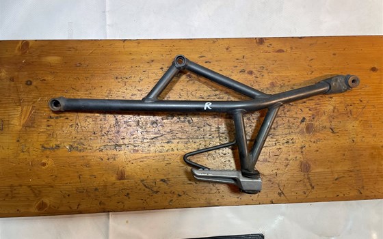 Kawasaki Versys 650 KLE LE650A Soziusfußraster rechts Fußraster - Bild 2 Kawasaki Versys 650 KLE LE650A Soziusfußraster rechts Fußraster - Bild 2