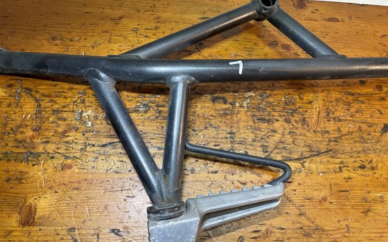 Kawasaki Versys 650 KLE LE650A Soziusfußraster links Fußraster - Bild 2 Kawasaki Versys 650 KLE LE650A Soziusfußraster links Fußraster - Bild 2