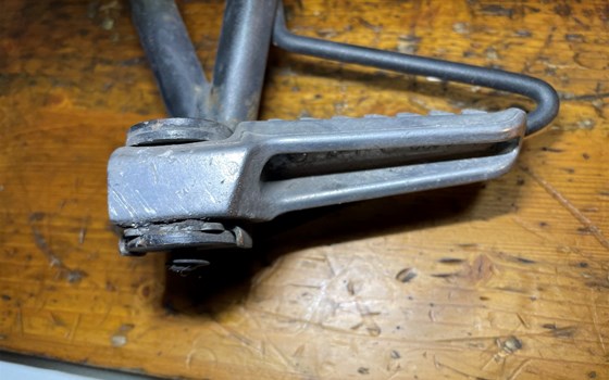 Kawasaki Versys 650 KLE LE650A Soziusfußraster links Fußraster - Bild 3 Kawasaki Versys 650 KLE LE650A Soziusfußraster links Fußraster - Bild 3