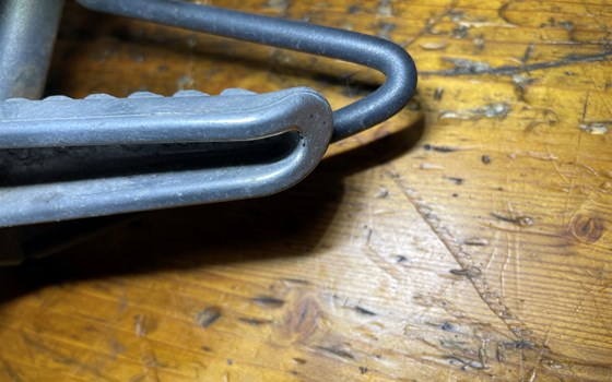 Kawasaki Versys 650 KLE LE650A Soziusfußraster links Fußraster - Bild 4 Kawasaki Versys 650 KLE LE650A Soziusfußraster links Fußraster - Bild 4