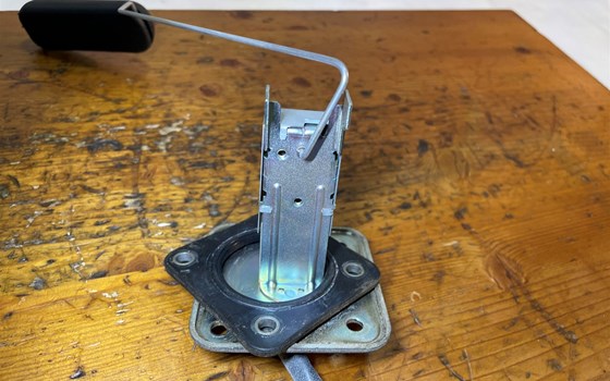 Kawasaki Versys 650 KLE LE650A Tankgeber Tankschwimmer - Bild 5 Kawasaki Versys 650 KLE LE650A Tankgeber Tankschwimmer - Bild 5