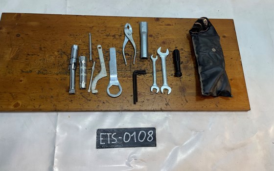 Kawasaki Versys 650 KLE LE650A Bordwerkzeug Werkzeug - Bild 1