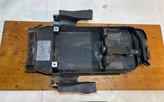 Kawasaki Versys 650 KLE LE650A Spritzschutz Kotflügel hinten - Bild 2 Kawasaki Versys 650 KLE LE650A Spritzschutz Kotflügel hinten - Bild 2