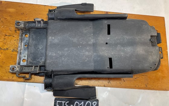 Kawasaki Versys 650 KLE LE650A Spritzschutz Kotflügel hinten - Bild 6 Kawasaki Versys 650 KLE LE650A Spritzschutz Kotflügel hinten - Bild 6