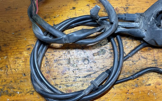 Kawasaki Versys 650 KLE LE650A Schaltereinheit rechts Lenker - Bild 5 Kawasaki Versys 650 KLE LE650A Schaltereinheit rechts Lenker - Bild 5