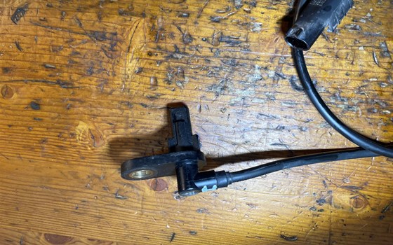 Kawasaki Versys 650 KLE LE650A ABS Sensor hinten - Bild 3